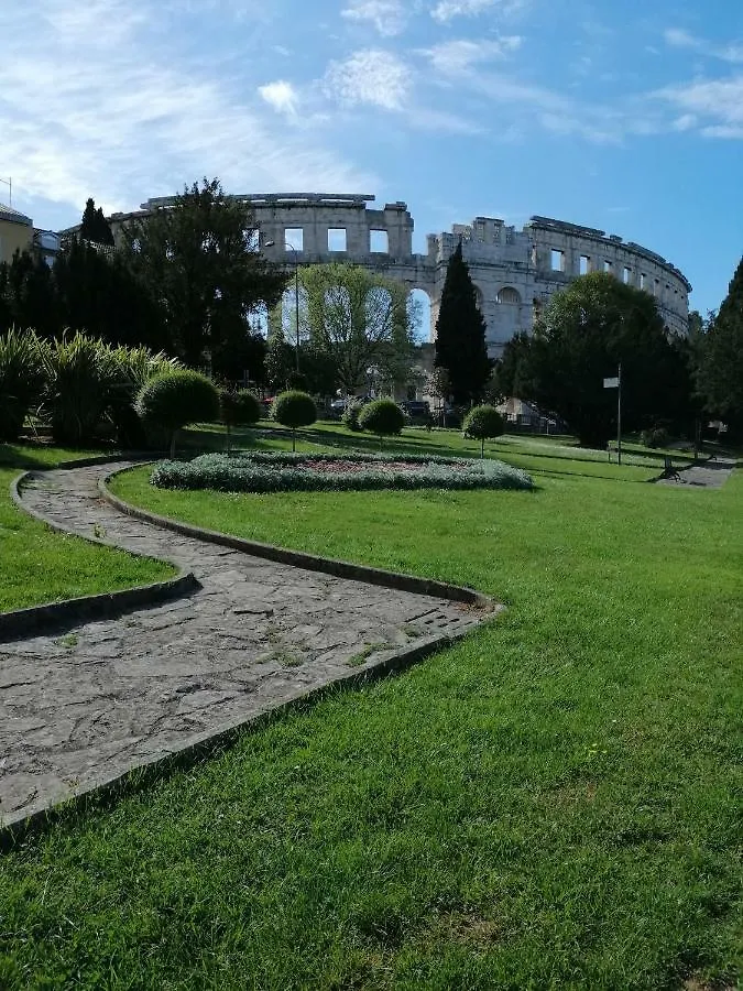 Studio Apartment Mila Pula
