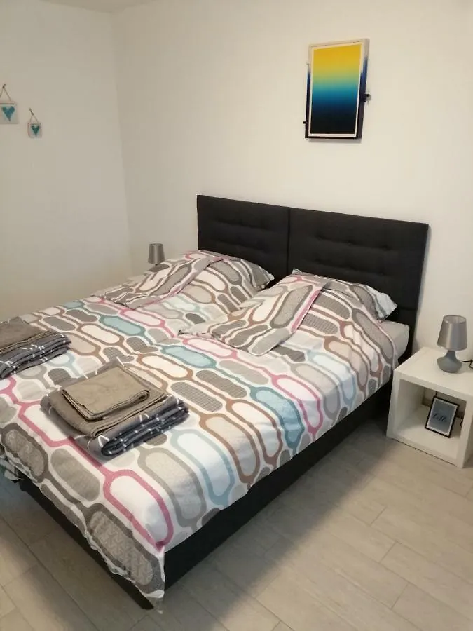 Studio Apartment Mila Пула