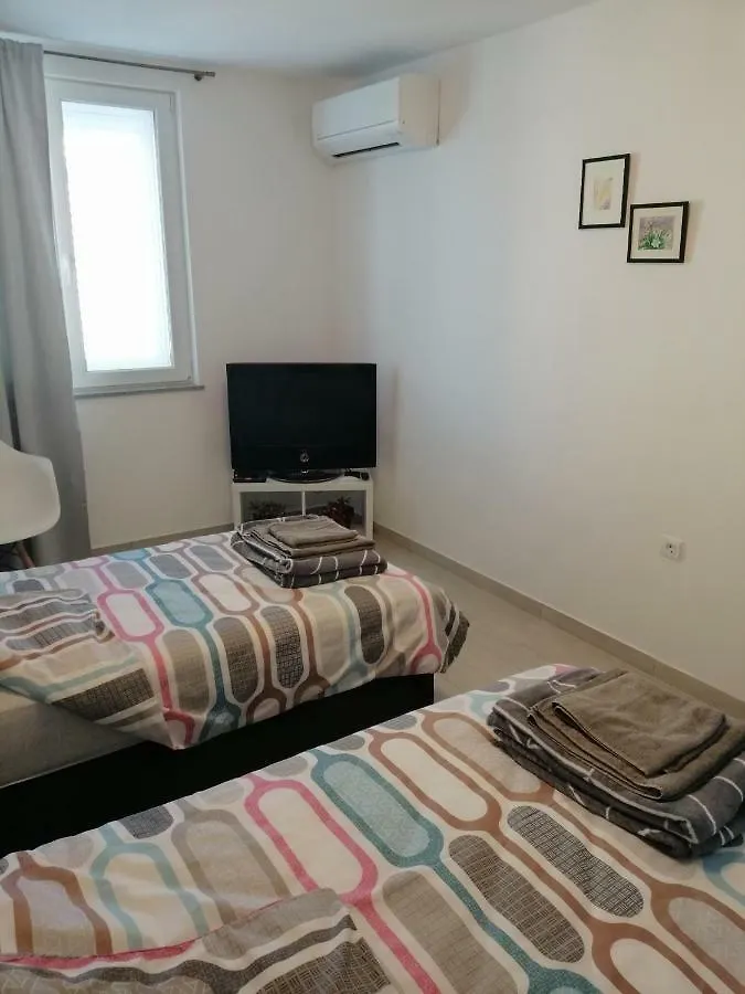 Studio Apartment Mila Пула