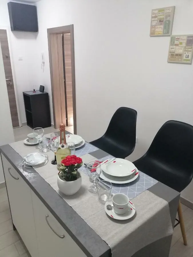 Studio Apartment Mila Пула